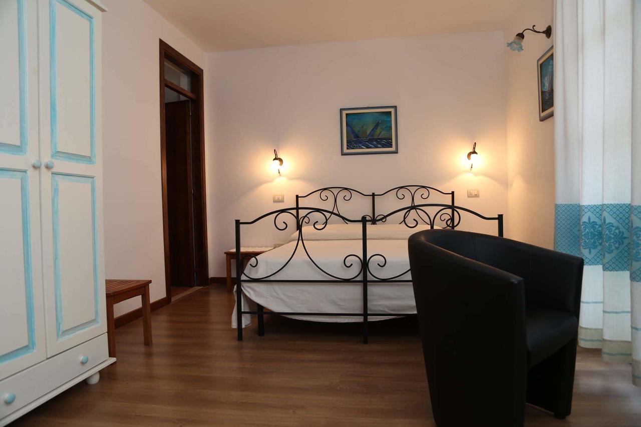 B&B Tre - Rooms & Relax Oristano Exteriör bild
